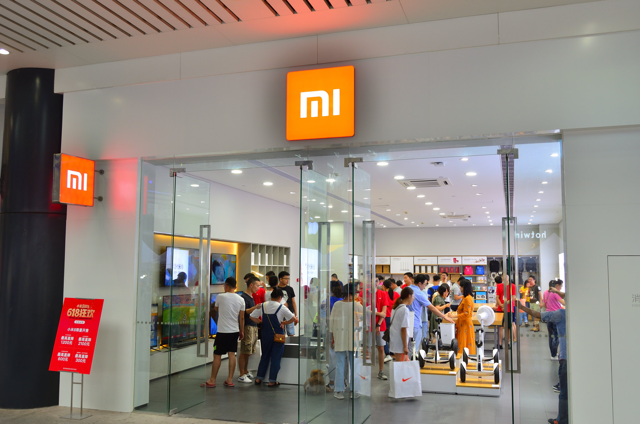 Vendas de fones Xiaomi TWS disparam 63% com recuperação do mercado 1 Xiaomi store in Hangzhou, China