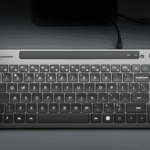 logitech k980 teclado solar recarrega luz artificial