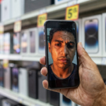 preco alto faz brasileiros adiam troca celular