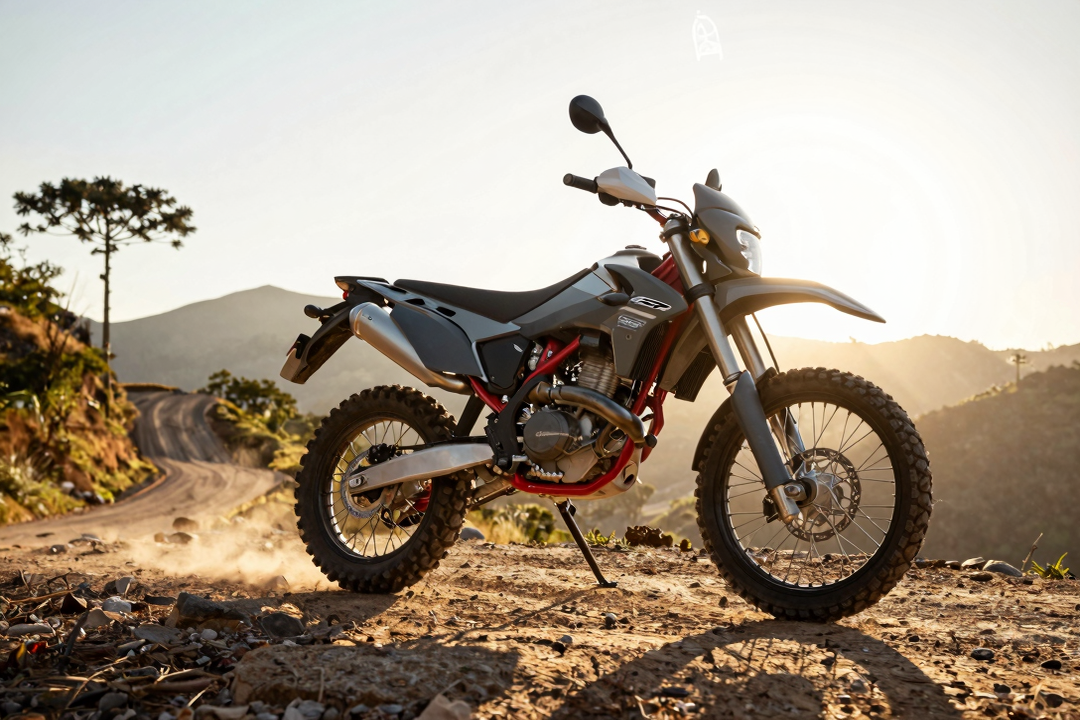 Shineray Lança SBM 400ss no Brasil: Trail Bicilíndrica por R$ 37,5 Mil!