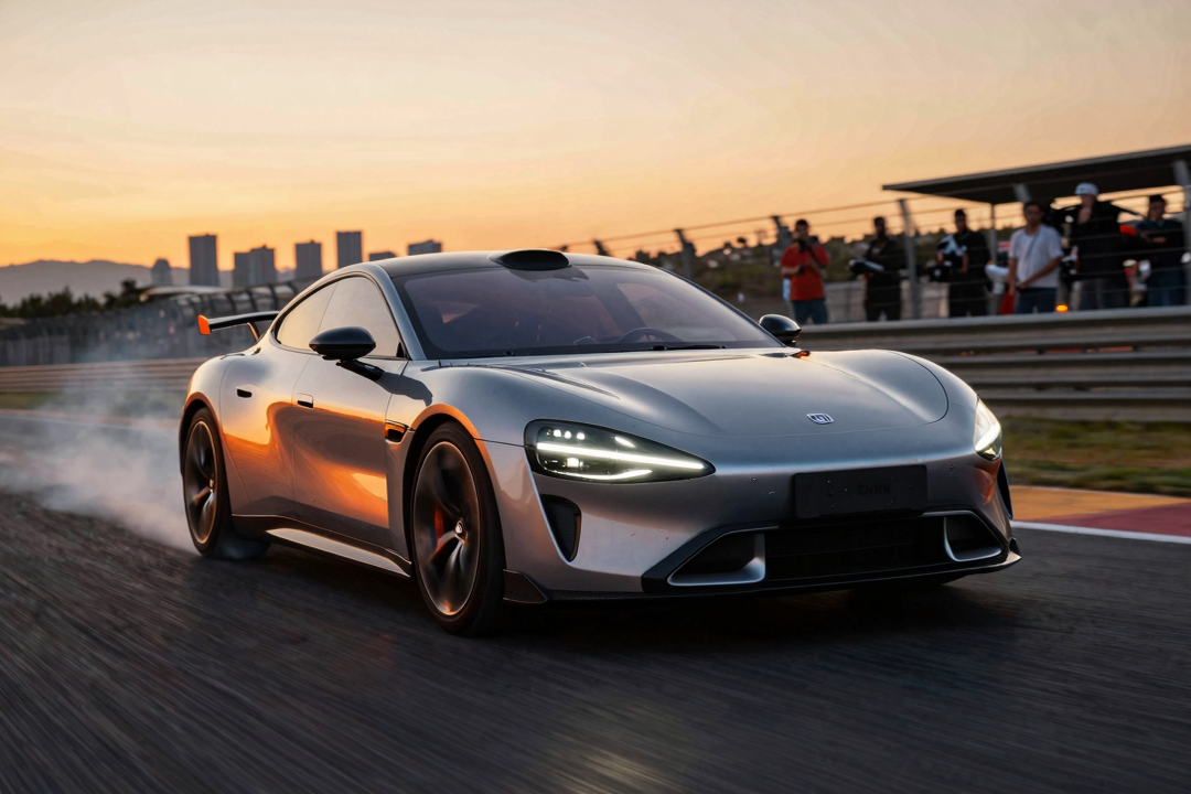 Segredo Revelado: Xiaomi Testa Supercarro Vision GT em Barcelona Antes do MWC 1 xiaomi testa supercarro misterioso antes do mwc 2026