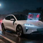 comando voz ia carro eletrico desliga farois colisao