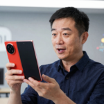 xiaomi ceo lei jun flagra celular dobravel vermelho inedito